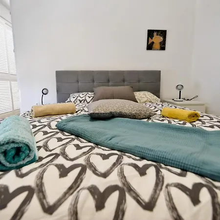 Deluxe Rocky Ii With Balcony *
